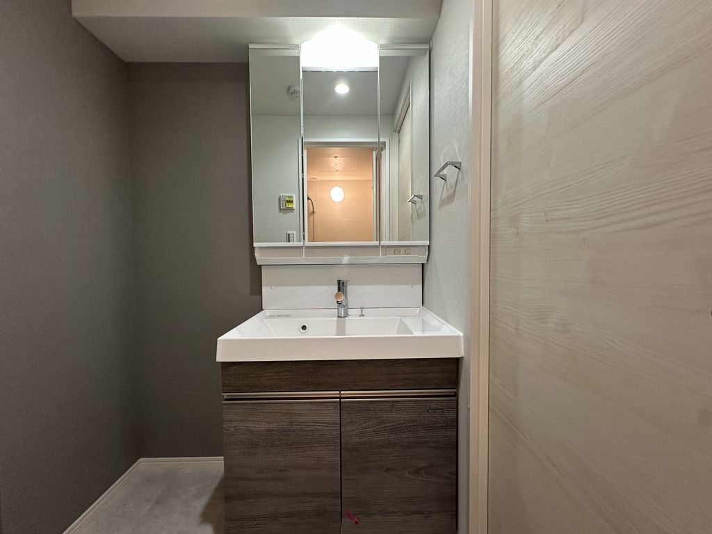 洗面設備　使いやすい洗面所です