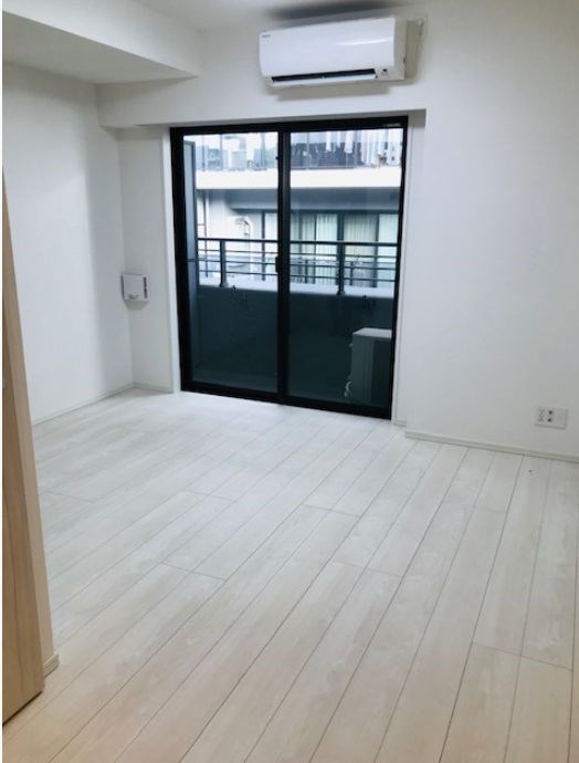 居室・リビング　※別部屋の参考写真です。