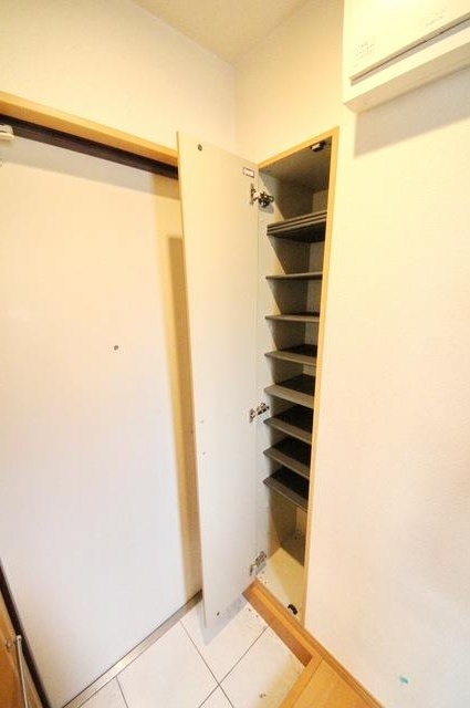 玄関　弊社は都内全域の物件をご紹介可能です！