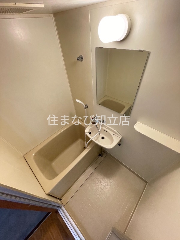 バス・シャワールーム　同型別室写真