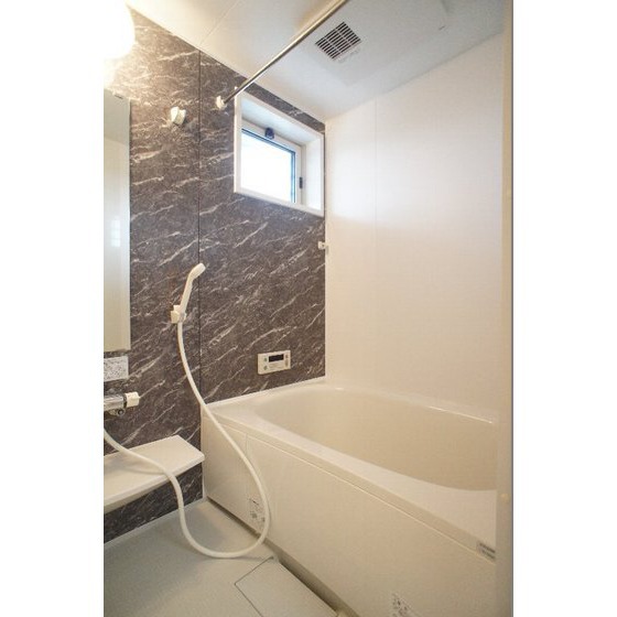 バス・シャワールーム　※同仕様、別の部屋の写真です