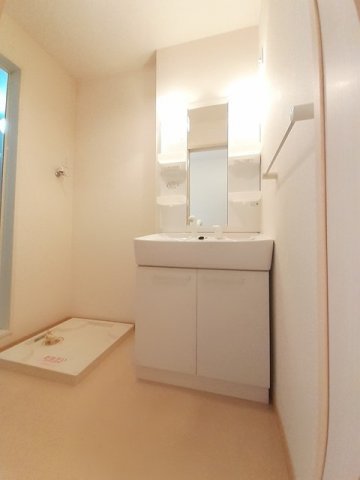 洗面設備　使いやすい洗面所です