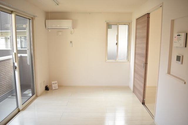 居室・リビング　１０．５帖