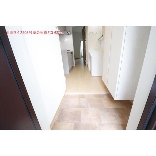 玄関　※別号室の参考写真です※