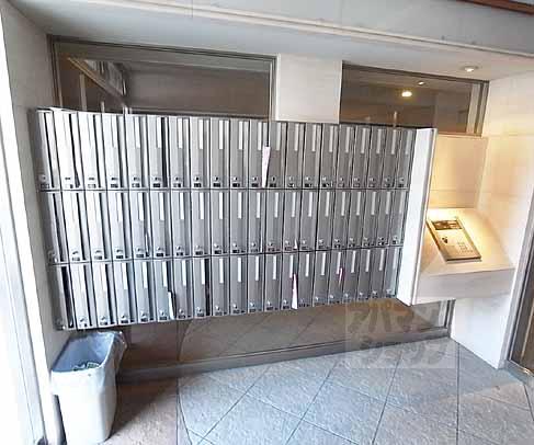 その他共有部分　外からは取れないダイヤル付ポスト