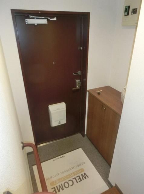 玄関　ゆったりとした玄関スペース