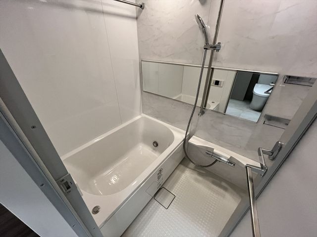 バス・シャワールーム　別部屋参考写真