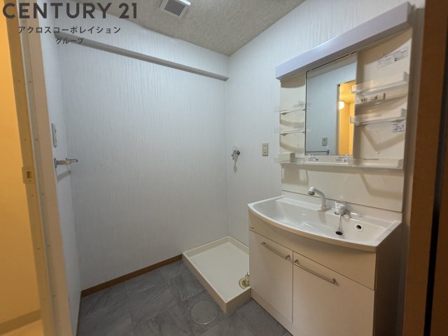 洗面設備　洗面所内に洗濯機置き場あり♪