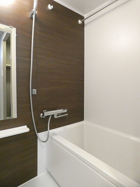 バス・シャワールーム　※別部屋参考写真