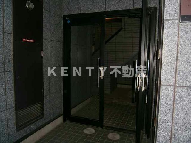 エントランス　ゆとりのあるエントランスです