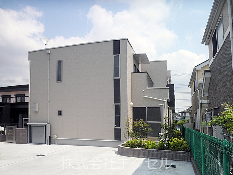 建物外観　万願寺駅 徒歩7分です。