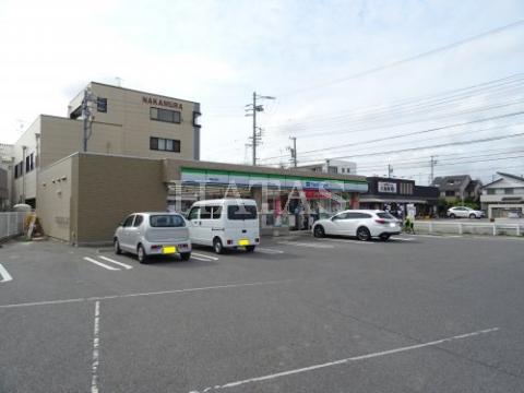 コンビニ　ファミリーマート　西尾住崎店（コンビニ）まで500m