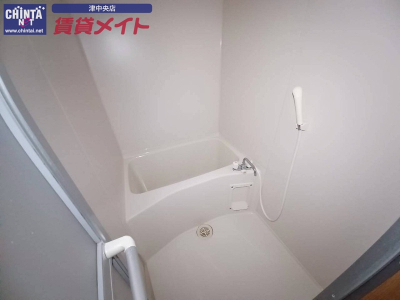 バス・シャワールーム　同じ物件、別部屋の写真です