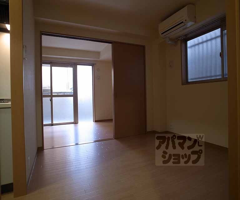 居室・リビング　５．７帖のＤＫです。