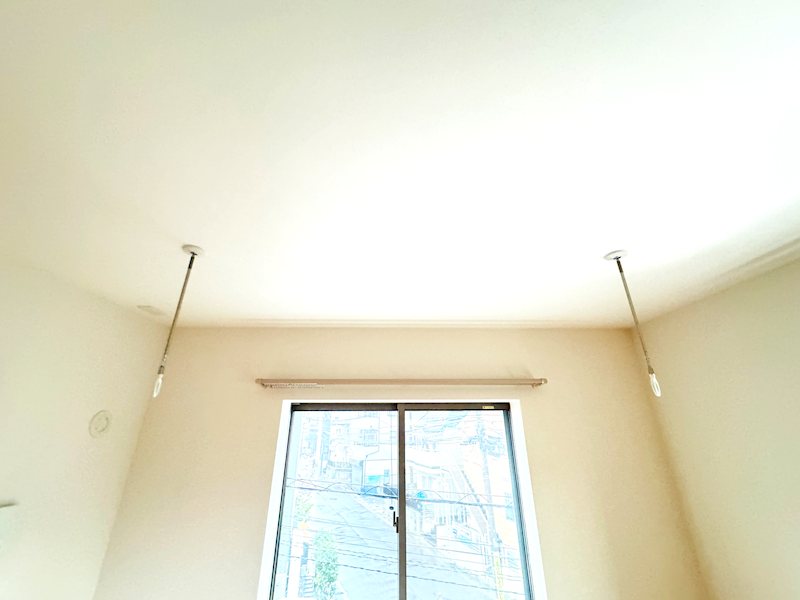 その他設備　洋室　室内物干しホスクリーン設置　※他部屋の参考写真です