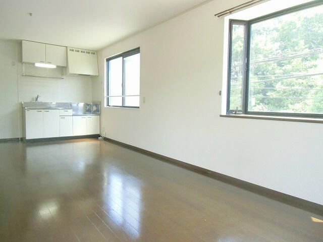 居室・リビング　別部屋参考写真です