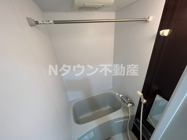 バス・シャワールーム　落ち着いた空間のお風呂です