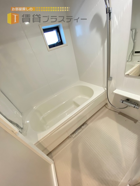 バス・シャワールーム　ゆったりくつろげるバスルームです。