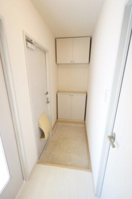 玄関　※同物件・同タイプの写真です