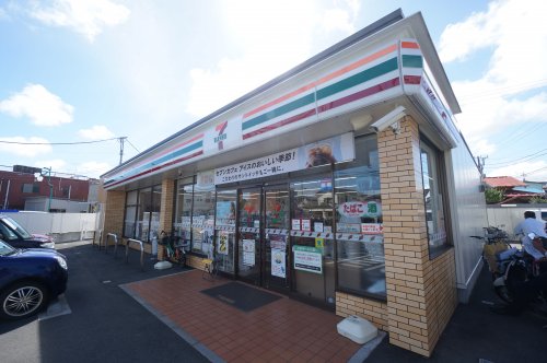 コンビニ　セブンイレブン千葉誉田駅前（コンビニ）まで671m