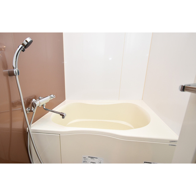 バス・シャワールーム　ゆったり過ごせるお風呂です