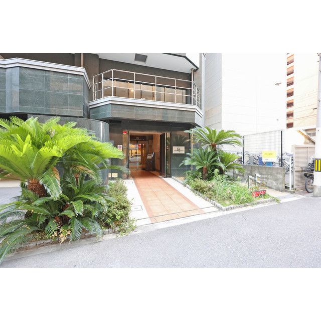 エントランス　落ち着いたエントランスです