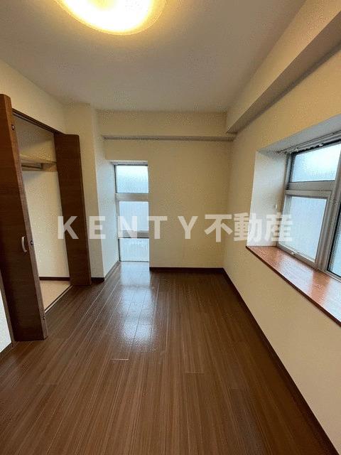 居室・リビング　こちらの居間で趣味の時間をお楽しみください