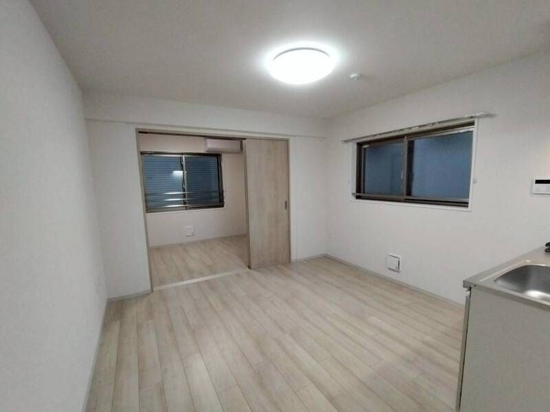 居室・リビング　☆明るい洋室☆