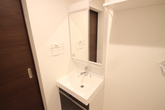 洗面設備　※別号室の写真です