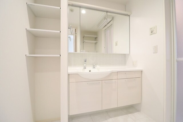 洗面設備　１０５　洗髪洗面化粧台