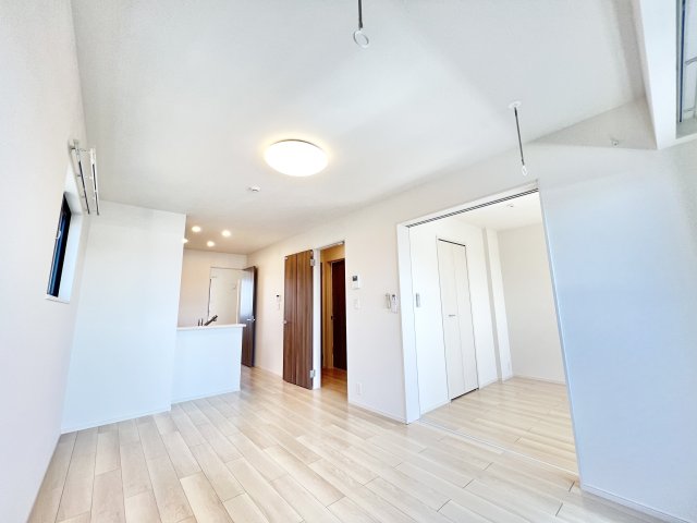 居室・リビング　※別部屋参考写真