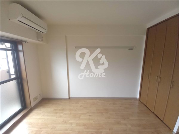 居室・リビング　※同物件反転タイプ