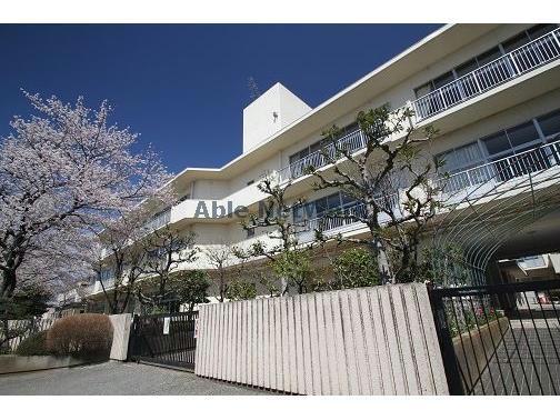 小学校　行田市立桜ケ丘小学校（小学校）まで1079m