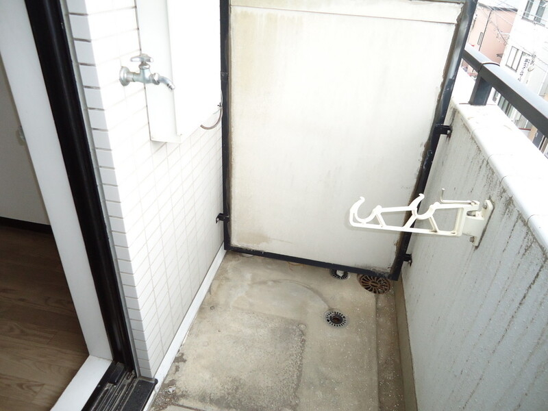 バルコニー　自然の光と風で爽やかに乾かします