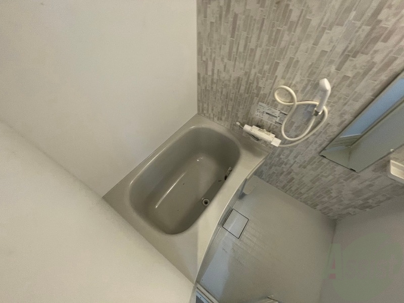 バス・シャワールーム　お風呂になります。一日の疲れを癒してくださいね。