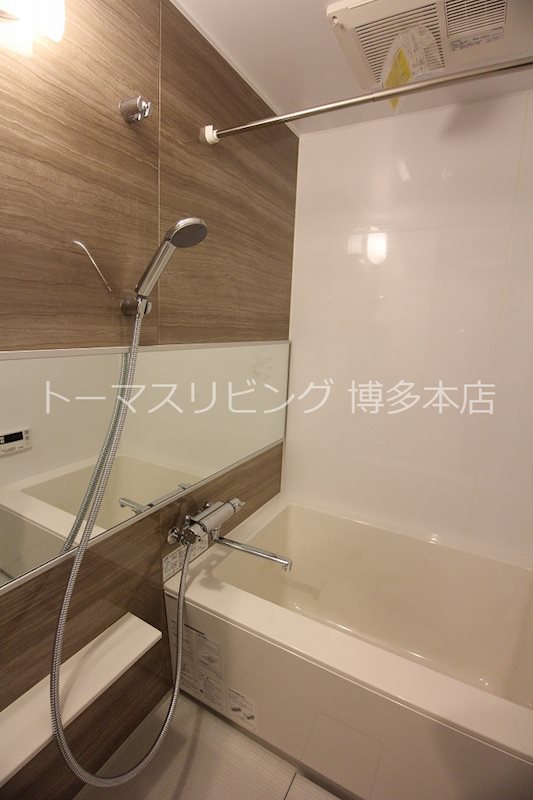 バス・シャワールーム　浴室※別号室の参考写真になります。