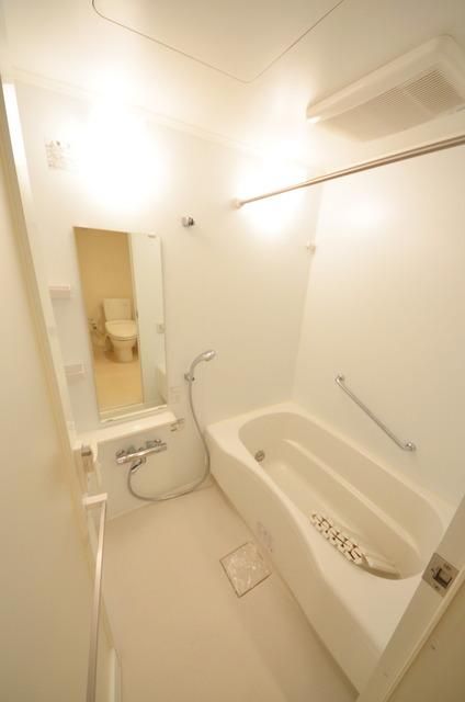 バス・シャワールーム　★追焚き・浴室乾燥完備★