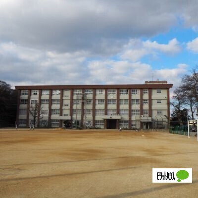 中学校　和歌山市立日進中学校（中学校）まで589m
