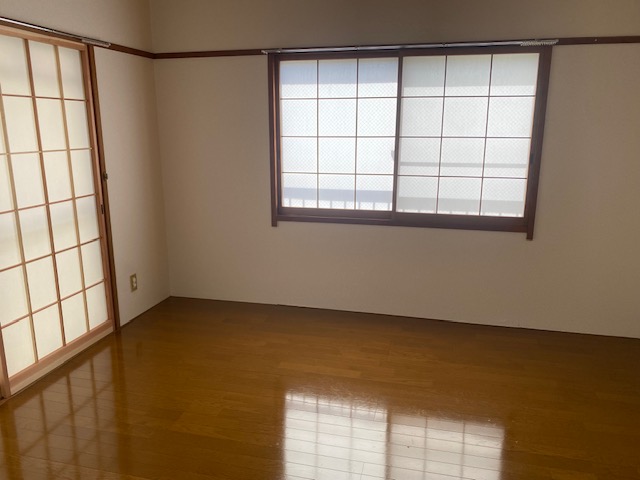 居室・リビング　南側洋室