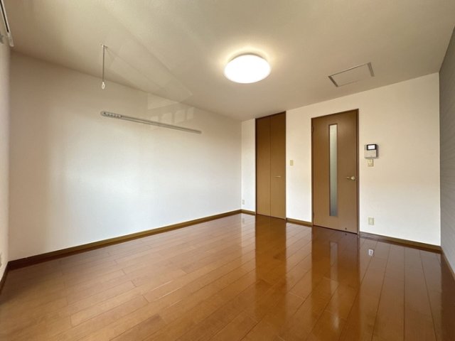 居室・リビング　LDK（別角度）