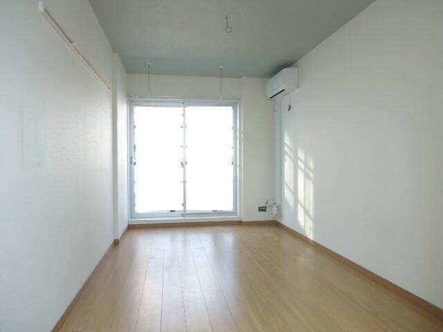 居室・リビング　同仕様別室画像?