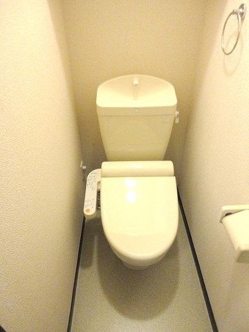 トイレ　温水洗浄便座