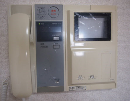 セキュリティ　ルーブル旗の台