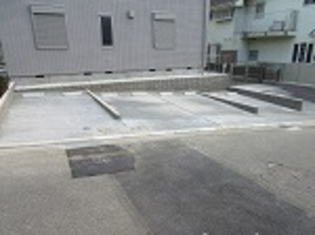 駐車場　敷地内駐車場