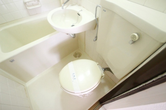 トイレ　※掲載写真は同マンション別部屋参考写真となります。