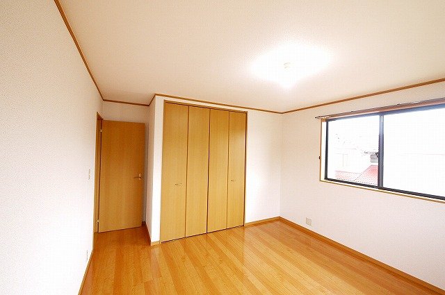 その他部屋・スペース　ゆとりの広さの寝室です