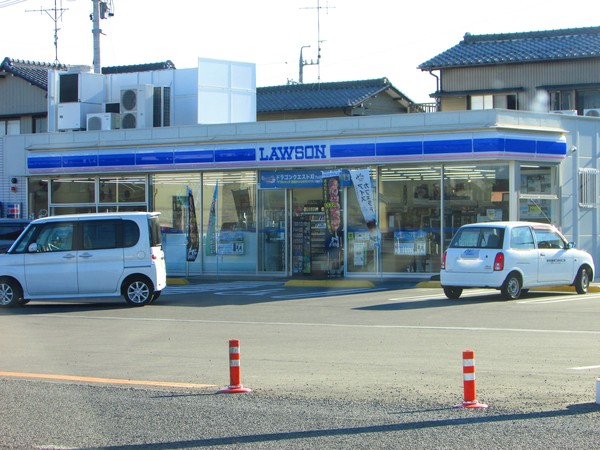コンビニ　ローソン岐阜東鶉店（コンビニ）まで571m
