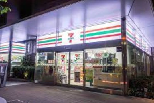 コンビニ　セブンイレブン新宿富久町店（コンビニ）まで87m