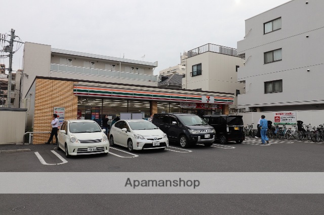 コンビニ　セブンイレブン（コンビニ）まで124m