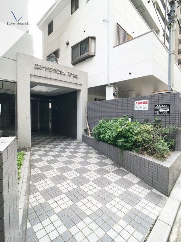 エントランス　清潔なエントランスです